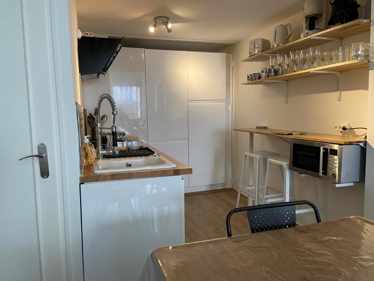 Superbe Duplex De 70M2 Avec 2 Chambres En Hyper Centre Au Calme Sur Cour Classe 3 Etoiles Avec Parking En Option La Rochelle  Exterior photo