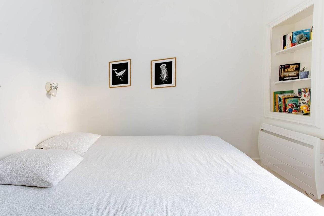 Superbe Duplex De 70M2 Avec 2 Chambres En Hyper Centre Au Calme Sur Cour Classe 3 Etoiles Avec Parking En Option La Rochelle  Exterior photo