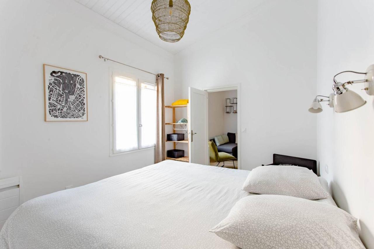 Superbe Duplex De 70M2 Avec 2 Chambres En Hyper Centre Au Calme Sur Cour Classe 3 Etoiles Avec Parking En Option La Rochelle  Exterior photo