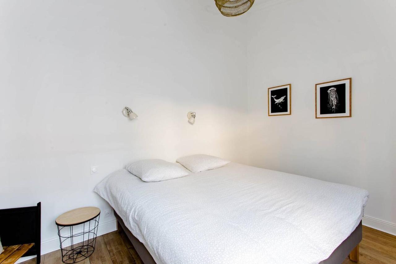 Superbe Duplex De 70M2 Avec 2 Chambres En Hyper Centre Au Calme Sur Cour Classe 3 Etoiles Avec Parking En Option La Rochelle  Exterior photo